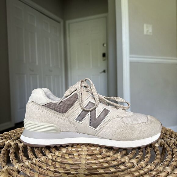 NEW BALANCE 574 WL574EVW Lightweight Lifestyle Sneaker - Tan/White - Size 9 - Picture 2 of 13